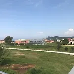 Theo Apartments